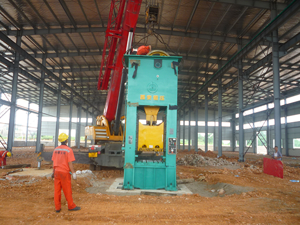 大型設(shè)備吊裝搬運(yùn)作業(yè)的吊裝要求有哪些？