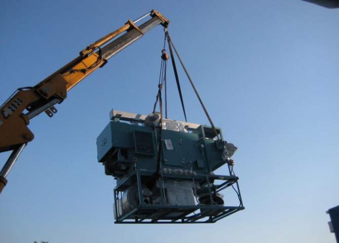 無(wú)錫設(shè)備吊裝公司：起重吊裝設(shè)備停放位置的選擇要滿足哪些條件？